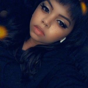 Meet your Posher, Camille